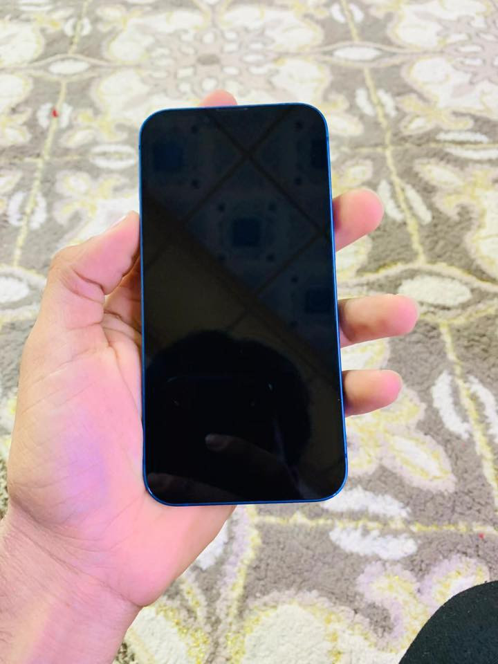 سلام عليكم ايفون ١٣ عادي للبيع ذاكره ١٢٨ بطاريه ٩٣ مكفول ممبدل بي شي ابد وتر بروف أو مراوس فقط ١٣  برو أو برو ماكس هذه رقمي ***********
