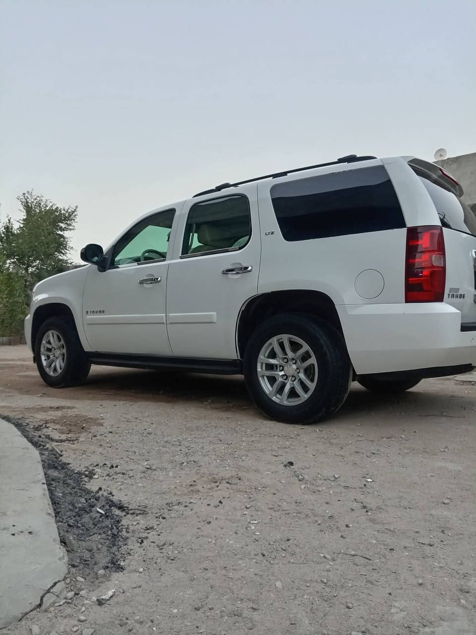 السلام عليكم من رخصة الادمن عندي تاهوخليجي 2008مكفول صبغ وتبديل مواصفات LTZفول ماشي 100مايل رقم بصره سنويه جديده رقم دولي جاهزمحرك كيراكسل حداديه شرط بوضع الوكاله سعر210 مكاني بصره زبير*********** الي يدورجديدهذا الجديدواصولي
