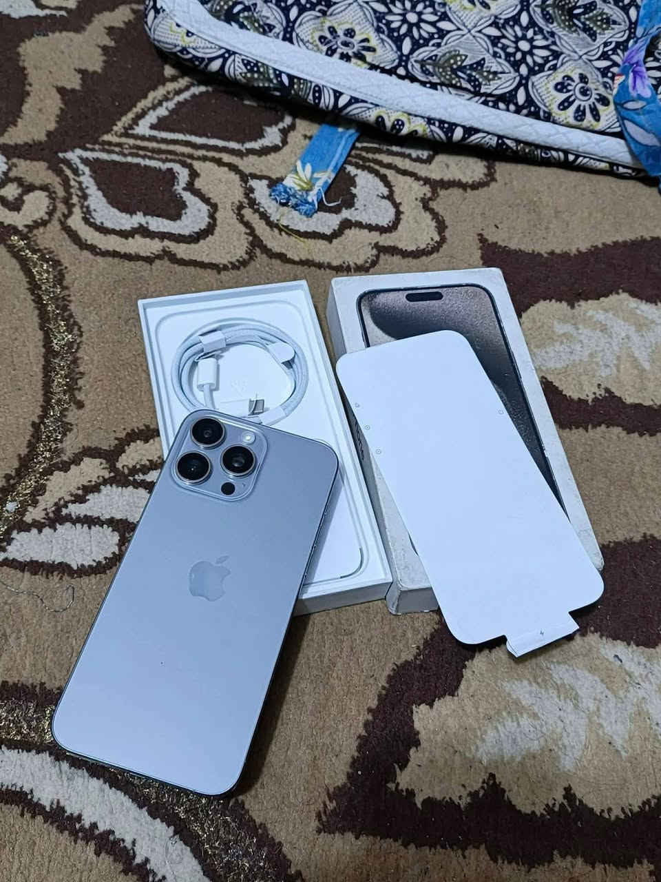 مرحبا شباب ايفون 15برو ماكس
➖ملحقاتة كاملة
ذاكره256
➖صحة البطارية85نضافه 100من100🔋
➖رايدة مليون الف وين ميعجبك افحص اطيك ضمان بيه تاخذه من باب بيتي مكاني بغداد مدينه الصدر 
➖للاستفسار متواجد واتساب ☎️
***********
