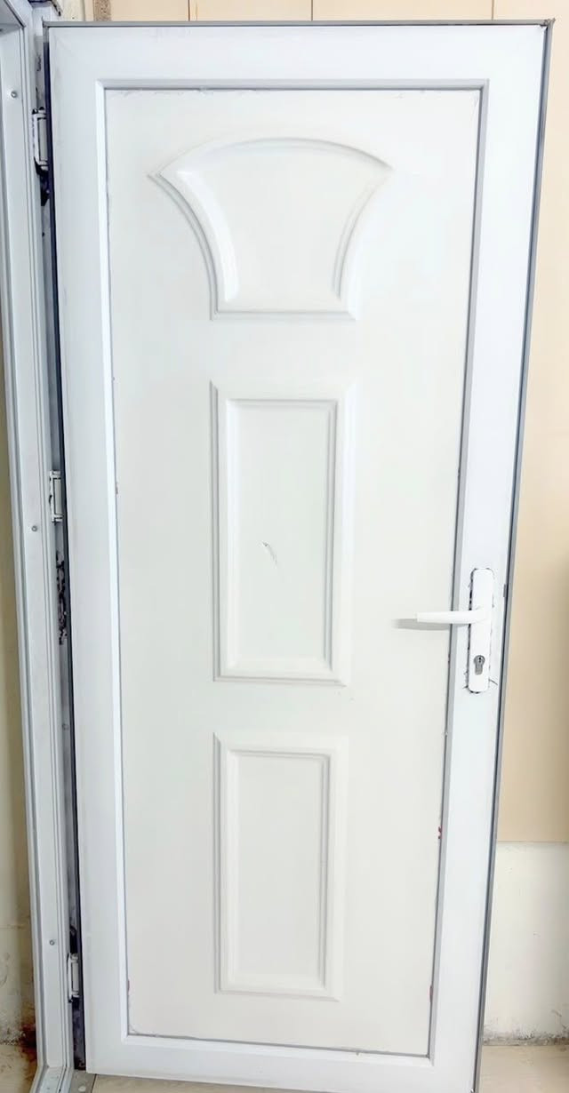 باب pvc قياسها العرض ٨٦سم
الارتفاع١٩٨سم 
القياس مع الجرجوبه سعرها ٥٠ الف 
مرايا سعرها ٢٠ الف
مكاني بالاعظميه


**إذا كنت صاحب هذا الإعلان وتريد حذفه لأي سبب، رجاءا أرسل رسالة إلى الدعم الفني**