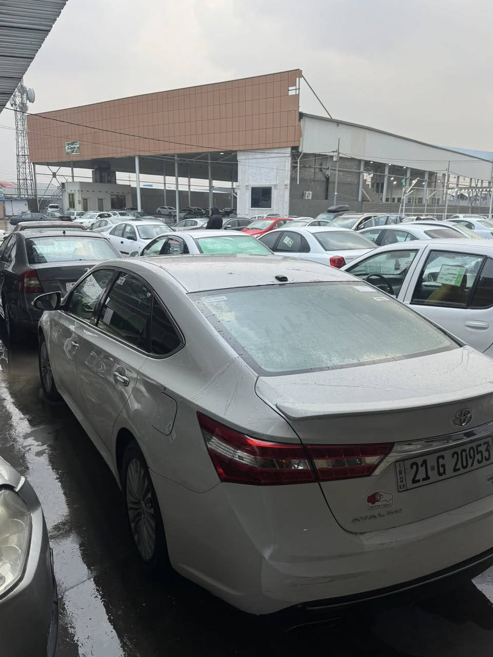 سلام عليكم افلون 2013 خليجي
سياره فول موسفات لامتت كشنات حار وبارد ستيران حار 
سياره جديده رقم سنويه جديد برادت بلديه سلايت شفتت بل ستيرن موصفات لامتت معروفه بيه اهوي مصفات 
سعر سياره 175 وقابله للتفاوض رقم تلفون للستفسار ***********
