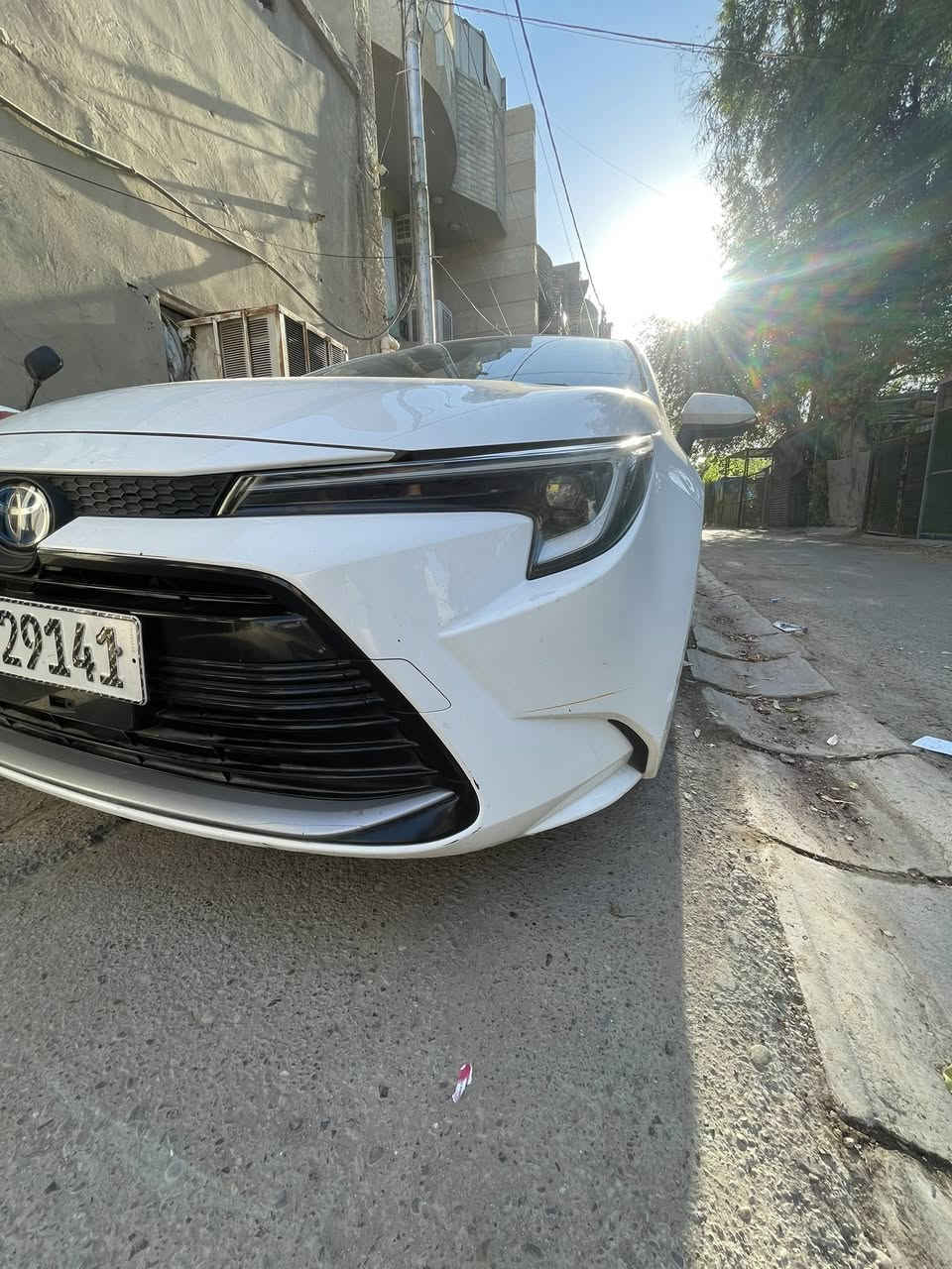 كورلا هايبرد23 السياره كفاله عامه من الصبع بيهه رصعتين بالباب ورصعه بالجنطه خفيفه سونار موجود ماشيه 100 السعر130وبيهه مجال بسيط ***********
