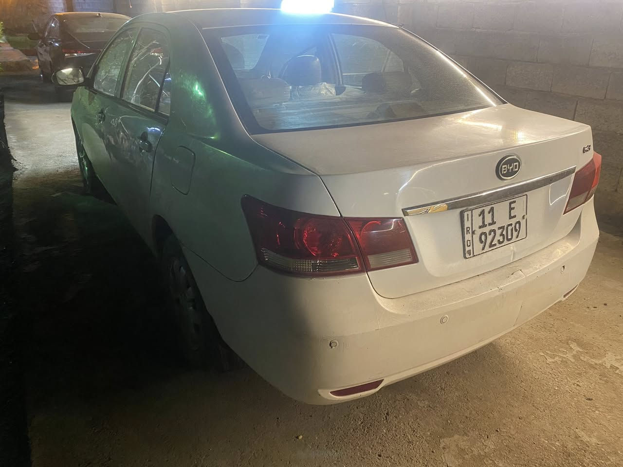 بي واي دي مديل 13  كير عادي
سياره كير ومكينه كفاله.  كشره بدون صبغ فقط باب خلفي. بي صبغ من يم دوسه.  سياره باسمي.  
مكاني بغداد. قريب جزيره بغداد السياحيه  سعره ٥٤ 
مكاني بغداد قرب جزيره سياحيه 
7707097089
