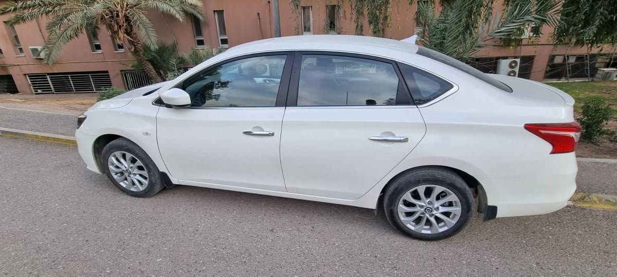 السلام عليكم للبيع سياره نيسان سيلفي تجميع الصين
موديل 2024
محرك 1600
كشنات ارضيه جلد
ماشيه 28 الف
مكفوله كفاله عامه من كلشي 
السعر 135 وبيه مجال
الاتصال واتساب ***********
