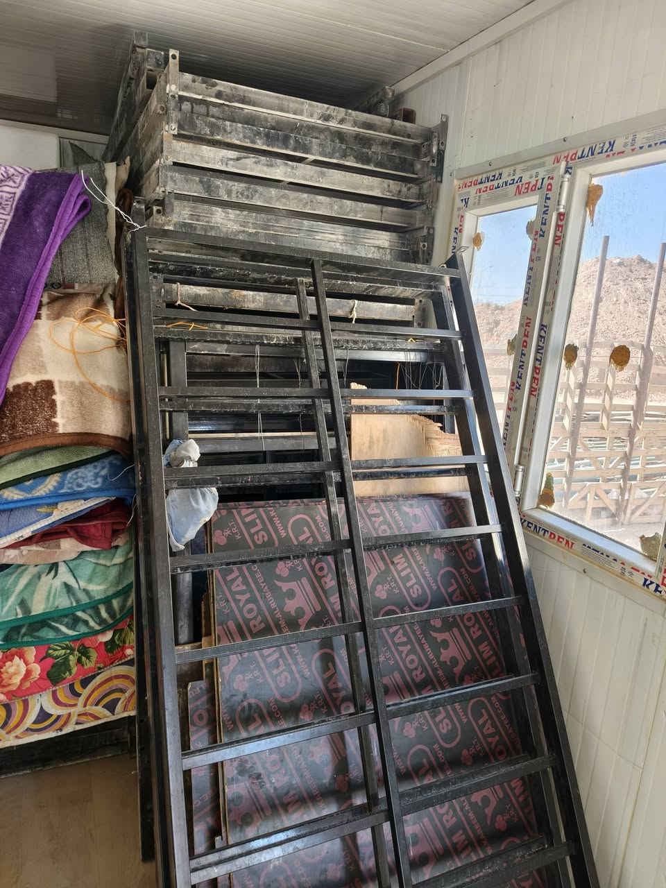 جرابي مستخدمه أم نفرين 
العدد 25


**إذا كنت صاحب هذا الإعلان وتريد حذفه لأي سبب، رجاءا أرسل رسالة إلى الدعم الفني**