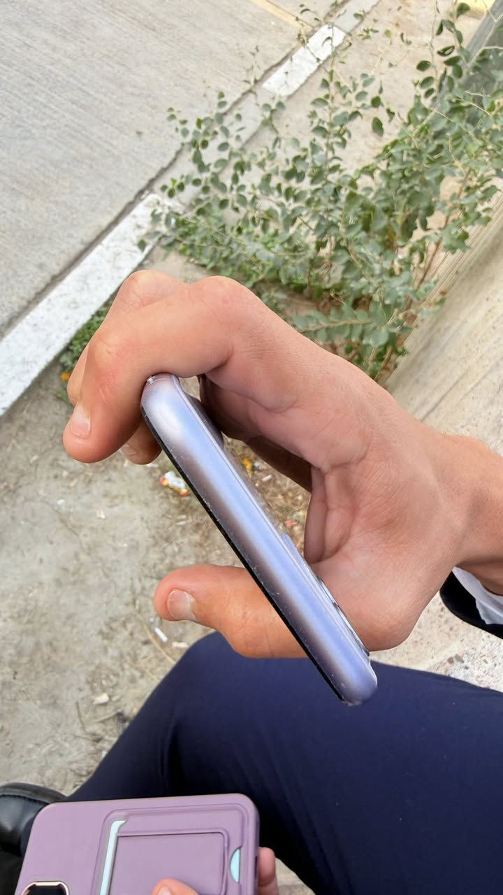 السلام عليكم ايفون 11 عادي ذاكرة 256 بطارية بطارية 77 بلادي مستبدل شاشه اصليه مال تفصيخ شرط الفحص وممئشر مكان بغداد. السعر 275 وبي مجال ***********
