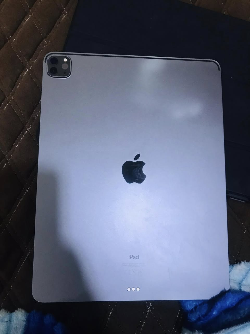 ايباد ١٣ للبيع قيم واخذ 
المعلومات داخل الصور
***********
