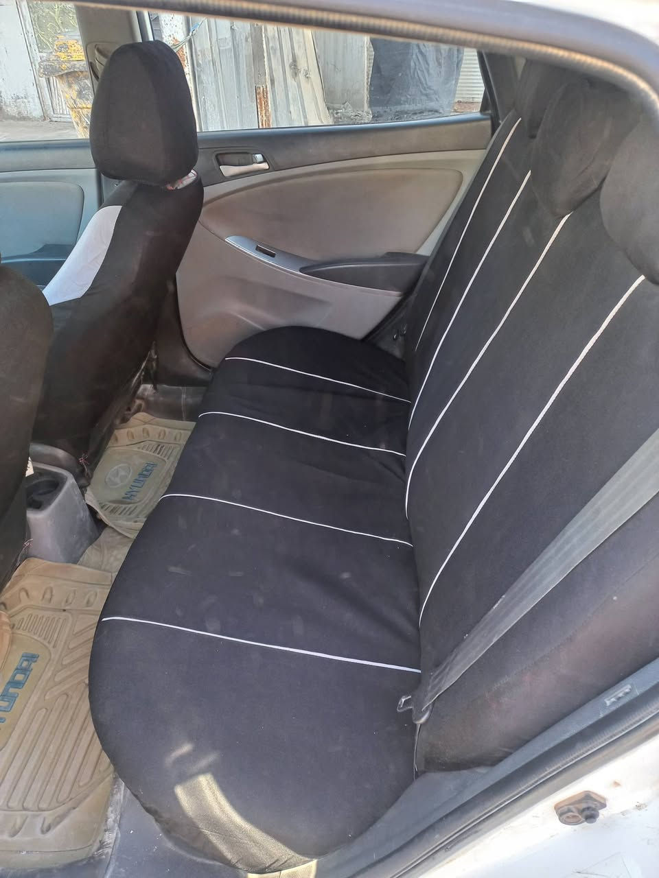 اكسنت هاج باك 2016
رقم نجف انكليزي بسمي السياره 
مكان حله استفسار ***********
