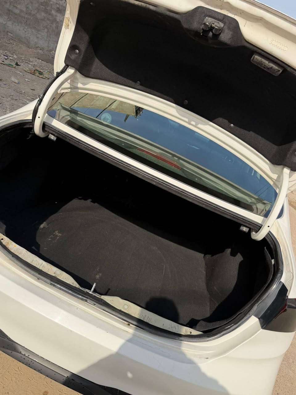 السلام عليكم 
فورتي للبيع 23 ماشيه 65 الف كيلو 
مواصفات عاديه 
رادار كامره شاشه 
حادثها كما موضح بلصور  مابيها اي قطعه صبغ 
البنيد بارد والحوض راجع بارد بدون ايرباك 
رقم الهاتف    
***********
 متوفر اتصال وواتس اب 
السعر 165  وبيها مجال
