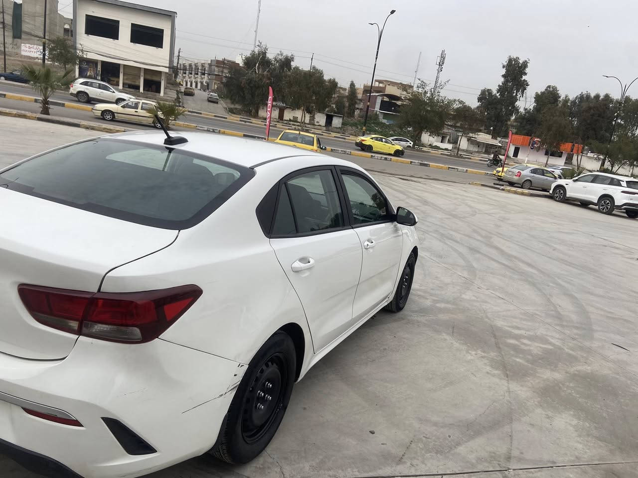 موديل 2022
ماشيه 48
كير ومكينه شرط 
وشرط التحويل 
تبريد تدفئه شرط 
ضرر امريكا بوند + بلعراق صار بيها ٤ قطع صبغ اثر جلوخ بدون دواخل
شاشه كبيره 
انضمه قياده 
#السعر 115 ومجال بسيط للطيبين 
العنوان /موصل حي الزهور 
***********+ وتساب متوفر
