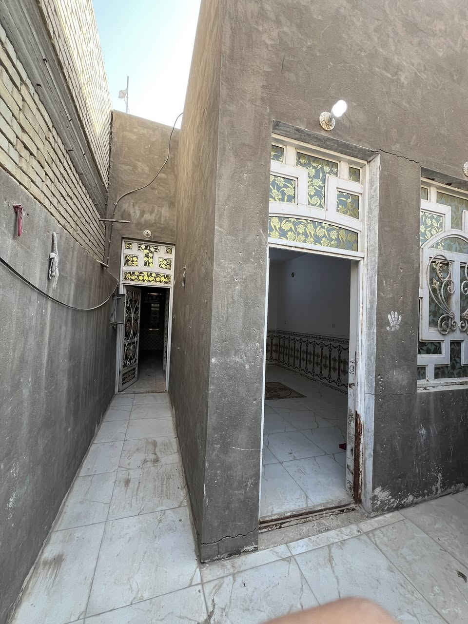 بيت للاجار حي النداء شارع ٢٠ قريب عالملعب نضيف وجديد علي خط كيات مساحة ١٠٠ متر هاتف ***********.
