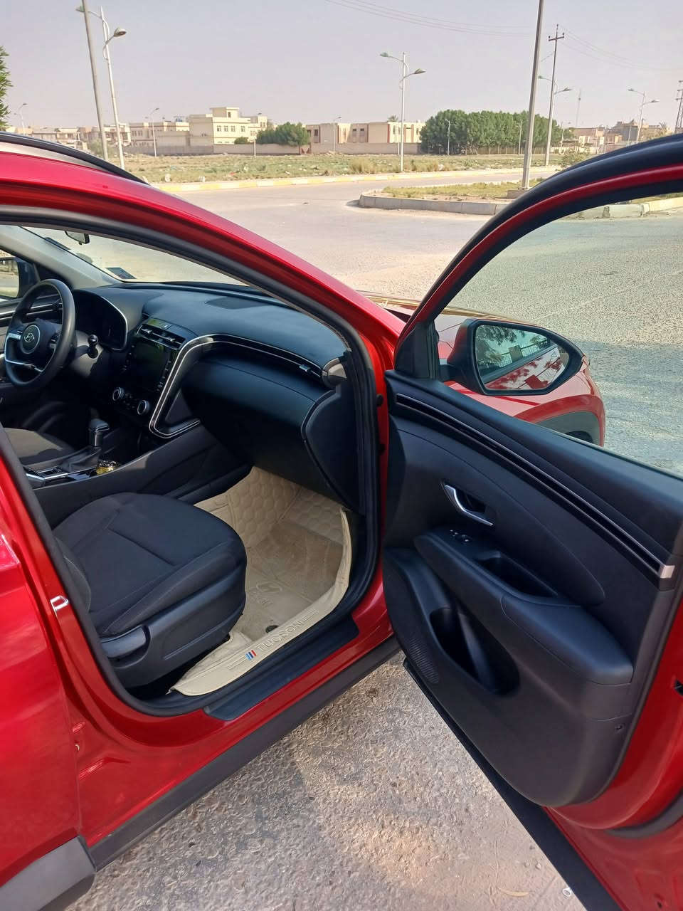 السلام عليكم
توكسان موديل ٢٠٢٣ وارد امريكي حادث بابتين وبيها تكحيل بخشم البنيد.  ايرباك برده صور الحادث بالمنشور . ماشيه ٣٦  الف 

مرقم بابل بأسمي.  مواصفات. تحديد مسار . مثبت سرعه.  ردار أمامي وخلفي . جنطه كهرباء .تشغيل عن بعد . تبريد قطعتين. سايد بريك كهرباء. اوتو هولد . اوتو ستوب. نزول منحدرات. تدفئه بالكشنات. كشن السائق كهرباء. تحكمات ستيرن. مكان السياره بابل المركز 

السعر 185$ وبيها مجال 

***********
