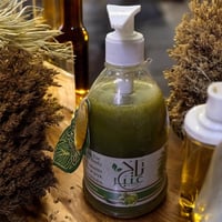 تاج عنبر • زيت الزيتون • مرطب يومي