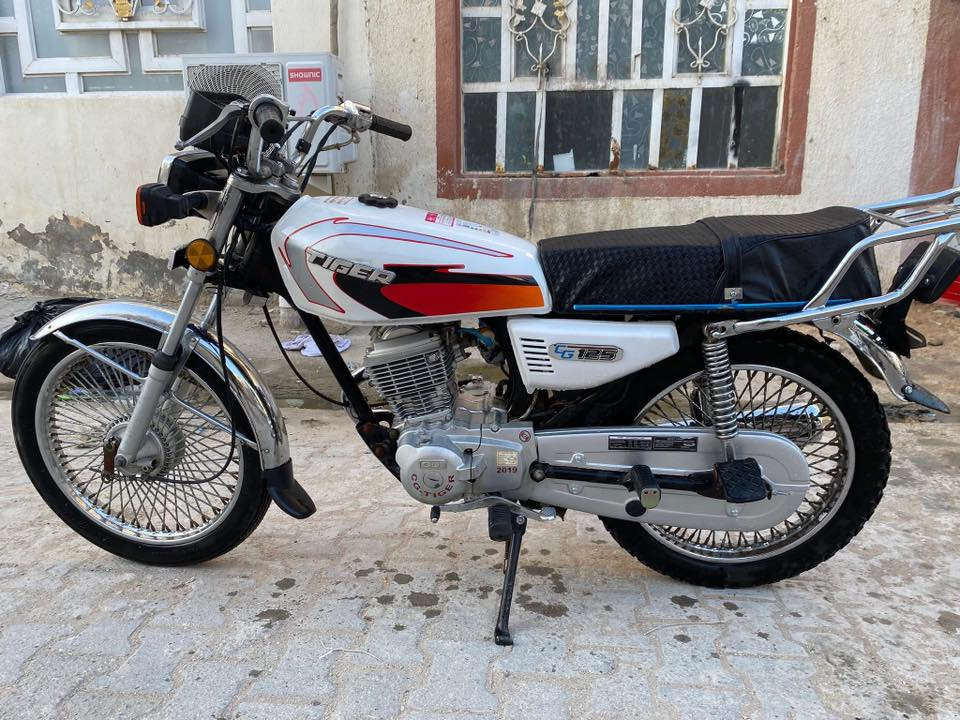 سلام عليكم دراجة أربع جير موديل 21 أوراق وكيل على عجور دراجة مقفولة مكينة ما مفتوحة ما نقص مكاني للنجف كوفة علوه الفحل ***********

(((‏سعرها 650 ملاحظة مكلف من نشر ))))￼￼
