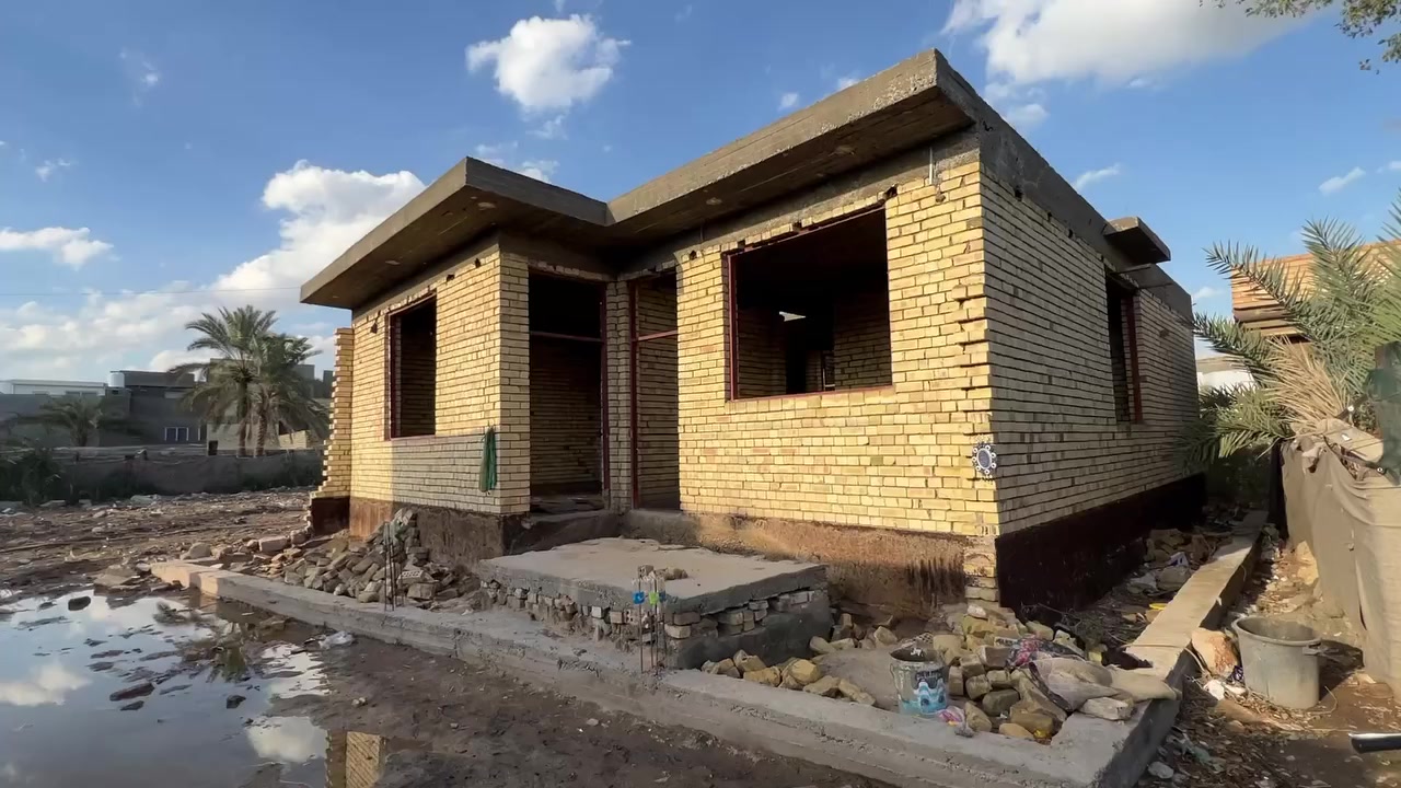 🏠 هيكل حديث للبيع (فرصة لقطة - بيع مستعجل) ⭕️
تم تخفيض السعر  50 مليون (قفل).
📍 الموقع والتفاصيل:
• الموقع: البكرلي الثانيه - شارع محطه غاز  (بتقسيم الجديد فرع المضيف ).
• المساحة: 180 متر .
• نوع السند: طابو زراعي (سند 25).
• حالة البناء: بناء حديث، تتوفر كافة الخدمات في المنطقة.
🧱 خريطة الهيكل:
يحتوي العقار على توزيع ذكي للمساحة:
• غرفه  نوم.
• صالة استقبال.
• مطبخ.
• كلدور (موزع).
• مجمع صحي + منور.
📞 للتواصل والاستفسار:
للجادين بالشراء، يرجى مراجعة المكتب أو الاتصال بالأرقام التالية:
• متوفر واتساب : ***********
• متوفر واتساب : ***********
• بإدارة: حاتم الدغيري
