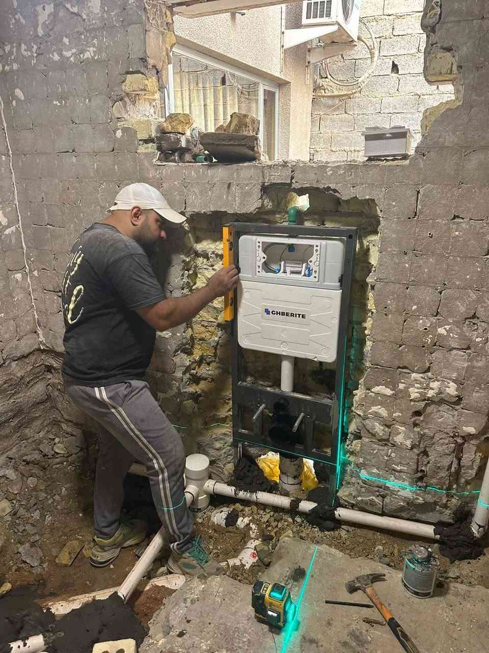 سلام عليكم ورحمه الله وبركاته تأسيس صحيات وتفليش وبناء والسعر مناسب من رخص لدمان *********** ابو فتيان متواجد في أي وقت
