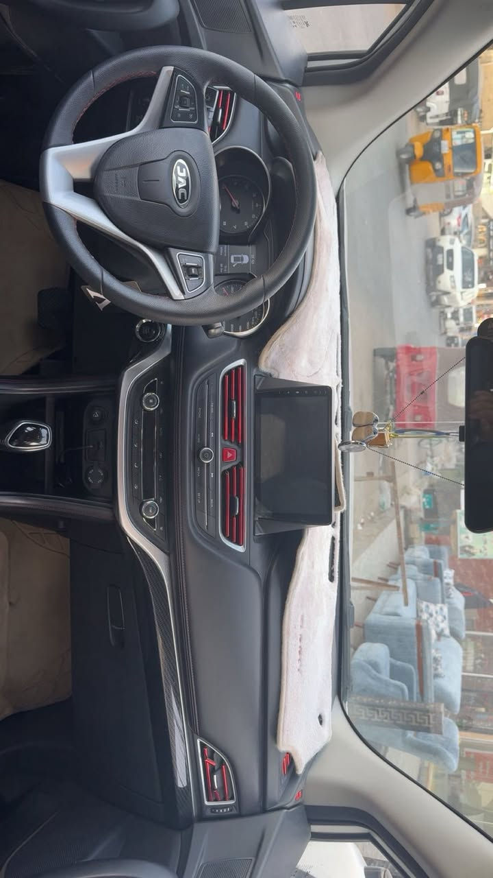 السلام عليكم جاك s3 للبيع السياره موديل 2025 فول مواصفات فتحه بصمه مري شفط ترحيب عند الاقتراب حساسات امامي خلفي كامره امامي خلفي كشن كهرباء محرك 1600 cc بيها رصعه خفيفه بل صندوك فقط الباقي مكفول ماشيه 20 الف كيلو متر رقم اربيل باسمنه  العنوان بغداد حي الجهاد ***********
