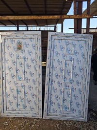 بيبان بلاستك انضاف للبيع قياس 200×100 السعر الواحد ٨٠ الف المكان بغداد...