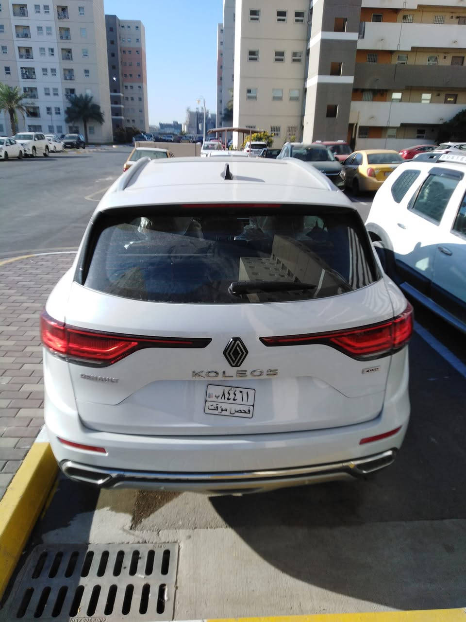 السلام عليكم 
للبيع او مراوس بسنتافية
من رخصت مسؤول الكروب
رينو كوليوس موديل ٢٠٢٥
زيرو فول مواصفات
اخر اصدار لسنة ٢٠٢٥
ماشية ٦٤٧كلم فقط
محرك ٢٥٠٠ تنفس طبيعي
كير محرك نيسان ياباني بلادي
رادارات ٣٦٠ درجة 
اشاير بالمري
فتحة سقف
اربع دسكات
انارة محيطية اربع اللوان
٣ انظمة قيادة
لد نهاري  
فتح الصندوق بحركة القدم
قطعتين تبريد
كشنات جلد 
تحكم ستيرن جهتين
شاشة لمس 
وبعد بيها هواي مواصفات
بيع او مراوس بسنتافية
للااستفسار ***********او على  الواتساب
