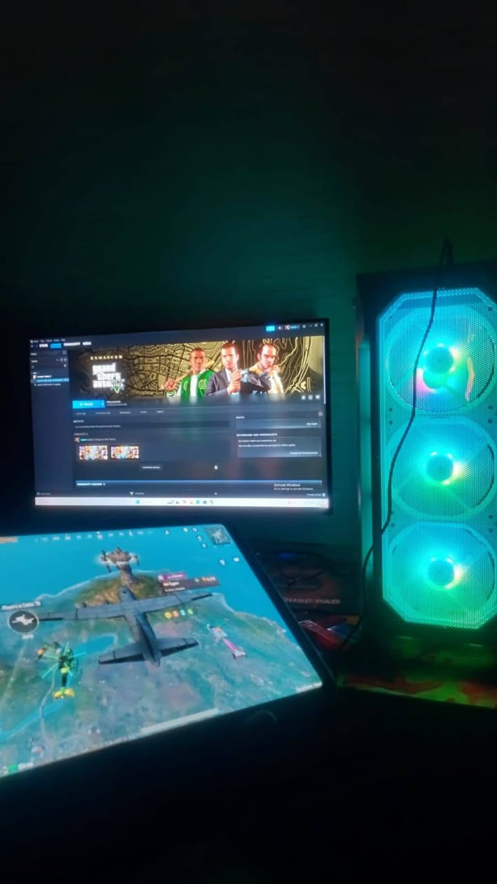 للبيع pc قليل الاستعمال
المواصفات : 
CPU: AMD Ryzen 5 5600

Motherboard: MSI B450
 TOMAHAWK MAX II
GPU: NVIDIA RTX 4070 12GB

RAM: 16GB (2×8) Corsair
 Vengeance LPX 3600MHz

Storage: Kingston NV2 NVMe 1TB

PSU: segotep 750W Gold plus

Case: NZXT H510

Cooling: Wraith Stealth (ستوك)

✅️جميع الكراتين موجوده مع الضمان✅️
✅️الكرت نظيف استخدام شخصي مو تعدين✅️
✅️يشغل كل الألعاب 2K فوق 120FPS✅️
البيع مستعجل لغرض ظروف 
🔥السعر :850 دولار🔥
⚠️رجاءا اذا مو شراي لا تتصل لان اني اصلا كاسر بسعره ⚠️
للأتصال على الواتساب : ***********
