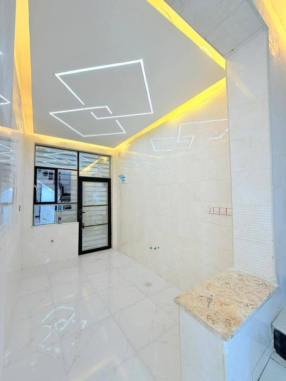 دار للبيع مساحة 100م طابو زراعي بلنجف مقابل ملحق الغدير بسعر 50مليون مع مجال بناءً طابوق سقف صب مركزي ***********
