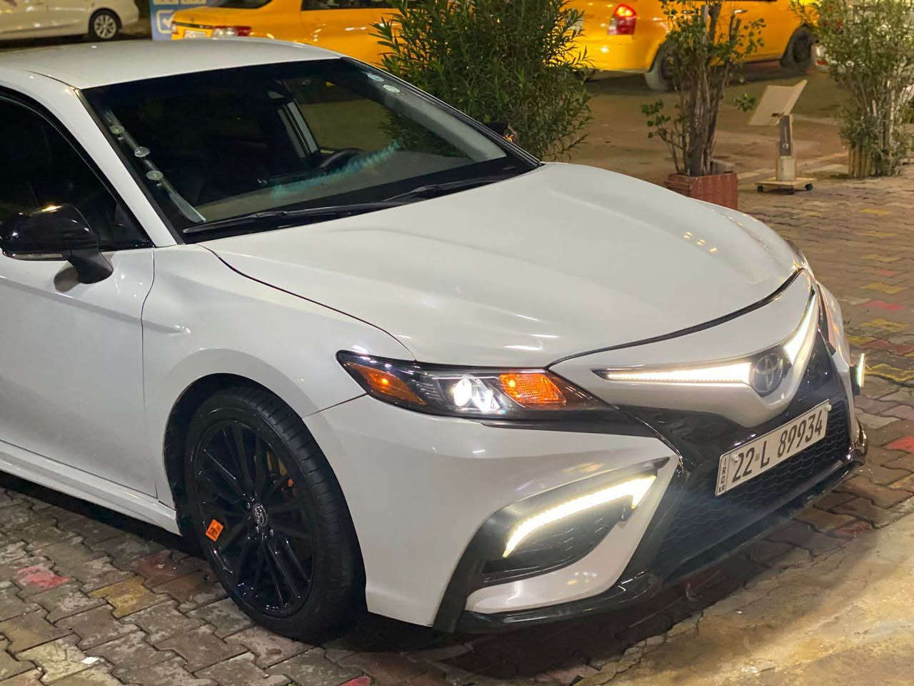 كامري 2023 لون سموك 
رقم اربيل باسمي بيه بطاقة بنزين 
حادث قطعتين صبغ بدون دواخل بدون ايرباك
ماشيه 62 
مكان كركوك 
سعر 208
*********** كركوك, العراق
