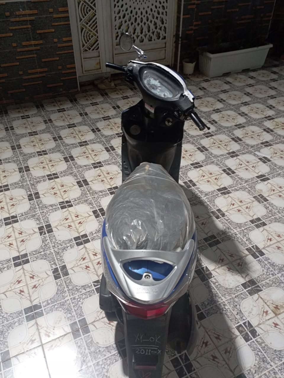 سلام عليكم
كامكو في تو 
مكينته مفتوحه ناعمه ما تنسمع وشلعه بيه فول كهربائات شغاله 
دراجه ختم واحد مكان شطره سعر ٤٧٥ 
***********
