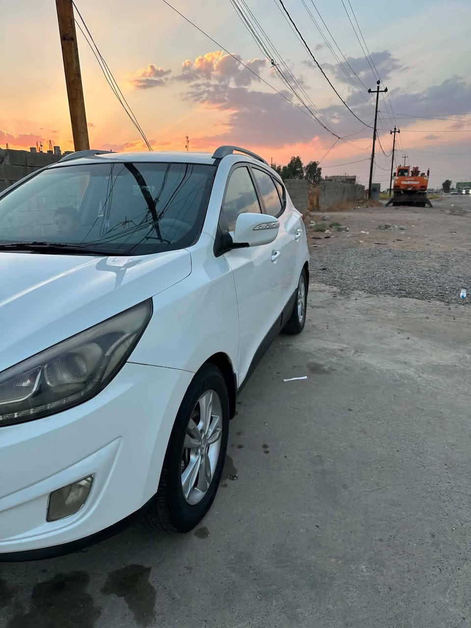 سيارة تكسون موديل ٢٠١٤ منزل الضرر الي بيها المكان الموصل السعر 130ورقة وبيها مجال للعلم التبريد ميشتغل ماعندو مجال يفرغ الها وبأسم الشخص المكلف للنشر للتفاصيل وللشراي  ع ***********
