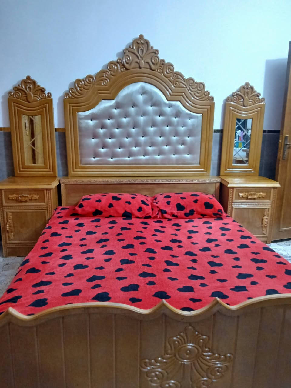 سعر الغرفه مليون بي مجال ***********

