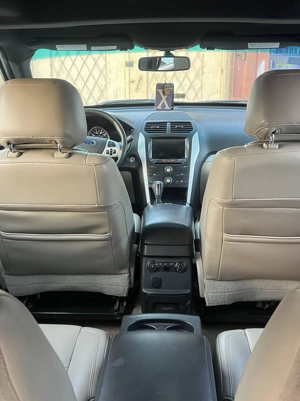 السلام عليكم فورت اكس بلاور 2014
فول كفاله عامه حته من الرصعه كفاله عامه كفاله عامه ماشيه 100 بلاكارتون جلد بنراما كشن كهرباء منضمومه زنون تخم تاير حداديه جاهزه للخير 160 وبيه مجال ***********

رقم كربلاء بسمي شخصيا مكان السياره سماوه 
7 راكب
