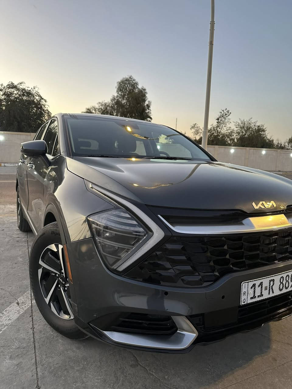 السلام عليكم ورحمة الله وبركاته 
كيا سبورتج هايبرررد وارد امريكي 
موديل 2025 بدوون صبغ 
مواصفات LX العاديه
ماشيه 8 الالف زيرو 
محرك 1600 تيربو هايبرد 
اربع انضمه قياده 
حساس خلفي 
كيرر مووس
قطعتين تبريد 
حادثها امامي بدون دواخل 
البنيد فقط ومبدل نفس الون 
وبيها بارد بل جاملغ بسيط 
السعررر 188 ورقه وبيها مجال 
مكاني الكاظميه 
*********** متواجد فيس واتساب
