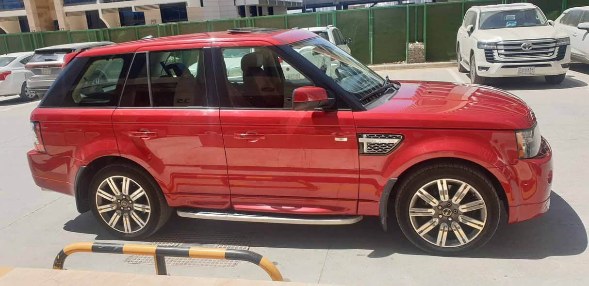 رانج سبورت2012 سوبر جارج السيارة فول مواصفات ماشية140الف مكفولة كير ومحرك وكشر بيهة طخة ومعدلة بارد جاملغ الامامي جهة السائق فقط..مكاني بغداد عارضهة ب160 وبيهة مجال***********
