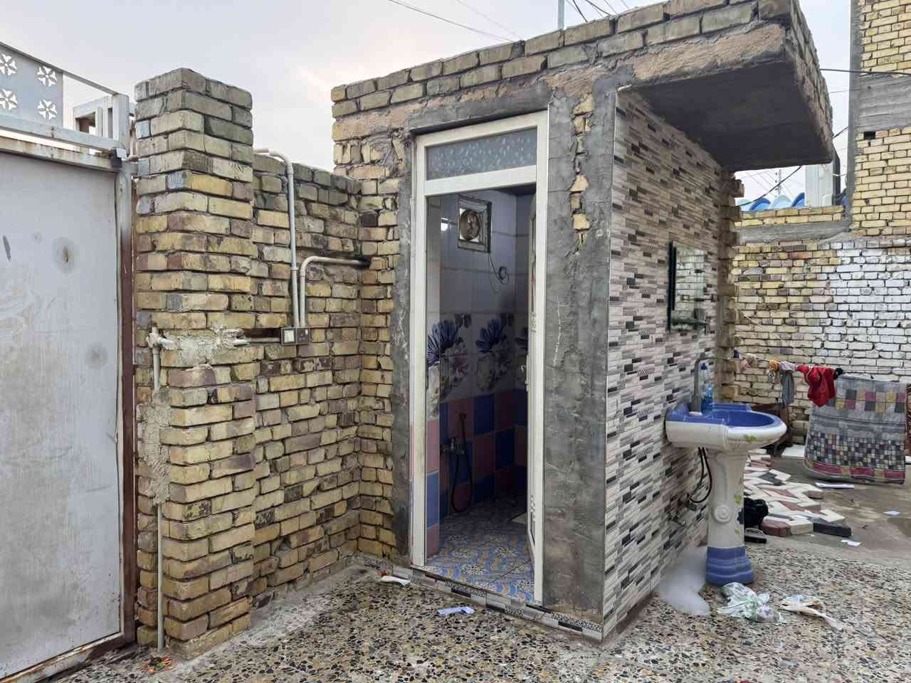 دار للبيع التدريسيين خلف الجمعيات بضهر المدرسه والمركز الصحي مثل مامبين بلفديو عليه اسكان لاستفسار الاتصال ما متواجد بلفيس ***********
***********
