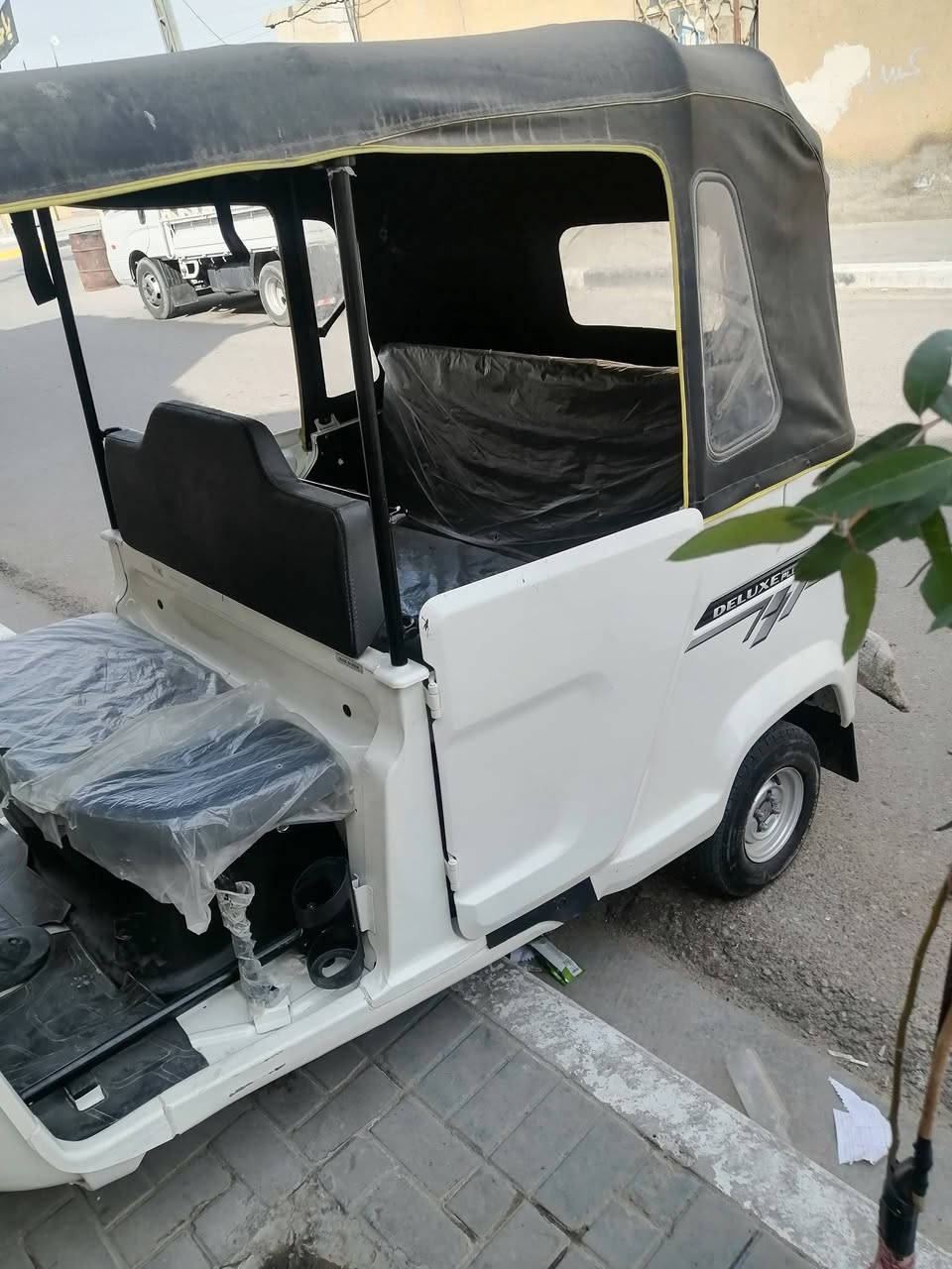 سلام عليكم اخي مرخست ابو الكروب تكتك البيع رقم سنويه موديل 22 كفاله مكين وكشره بعدهي زيرو جيده سعره 9 ونص وبيه مجال تواصل مع هذا المعرف *********** الموقع البصره دور شرطه
