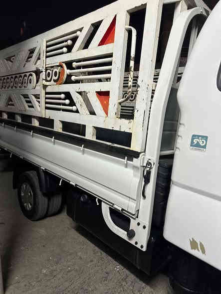 سلام عليكم كيا بنكو للبيع 3000مسكر 7كير سيارة مال بيت الله شاهد مامتعوبة مكينة بلجيس تبريد ثلج تايرات جدد سيارة خير من الله لايتات مسجل شاشة
السيارة بيها بارد بلدنة يم الماسحاات قليل

بارد بصفحة باب الي بصف السايق قليل ومعحون

وبيها معجون قليل البنيد قليل موضحات بلصور

باقي السيارة كفالةةة بسمي تحويل ثاني يوم سنوية جديدة صارلها شهر رقم انكليزي مكان السيارة بغداد مدينة الصدر الاورفلي *********** السعر 120وبيها مجال
