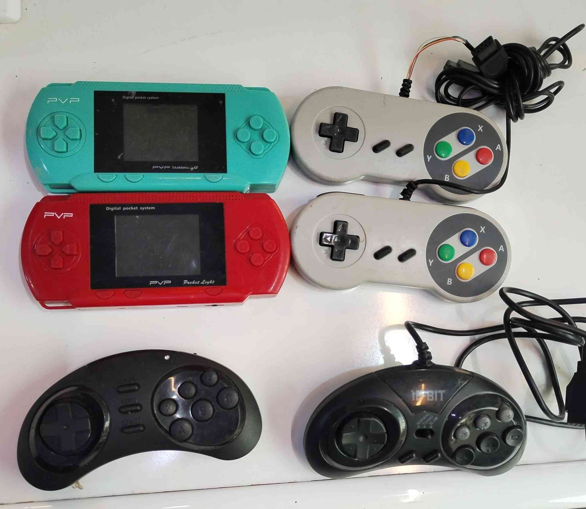 الكل للبيع بي الشغال وبي لا بيع فحم 
بلي تو شغال بدون صورة عدد ا

يدات بلي فور ۲ تفيد قطع غيار يدة فور واير عدد ا

يدة سيكا واير ليس ۱ جدید

يدات بلي 2  بلوتوث  3قطع شغالت بس معرف عنم شي الضوء يشتغل بس ما عندي جهاز افحص بيه ومعرف بيهم 

يدة اكس بوكس شكل غريب معرف 

دفيدي عدد ۲ واحد فحصت واحد الاسود يشتغل ضوء ويحول ولكن لا يضهر صوره على الشاشه

فيشة اكس بوكس اورجینال

فيشه وتحويله اكس بوكس ٣٦٠

شخاطه الوان تلفزيون قديم

شاحنة بلي فور

شاحنة بطاريه بلي ٣

اتاري عدد ۲

اتاري محمول عدد ۲

وبقيه التفصيل موضح بالصور تابعو الصور
بيع شي على شي (((.. فحم...)))
السعر للكل ٤٠ الف ((((والتوصيل مجاني لجميع المحافظات)))) أحمد حسن


**إذا كنت صاحب هذا الإعلان وتريد حذفه لأي سبب، رجاءا أرسل رسالة إلى الدعم الفني**