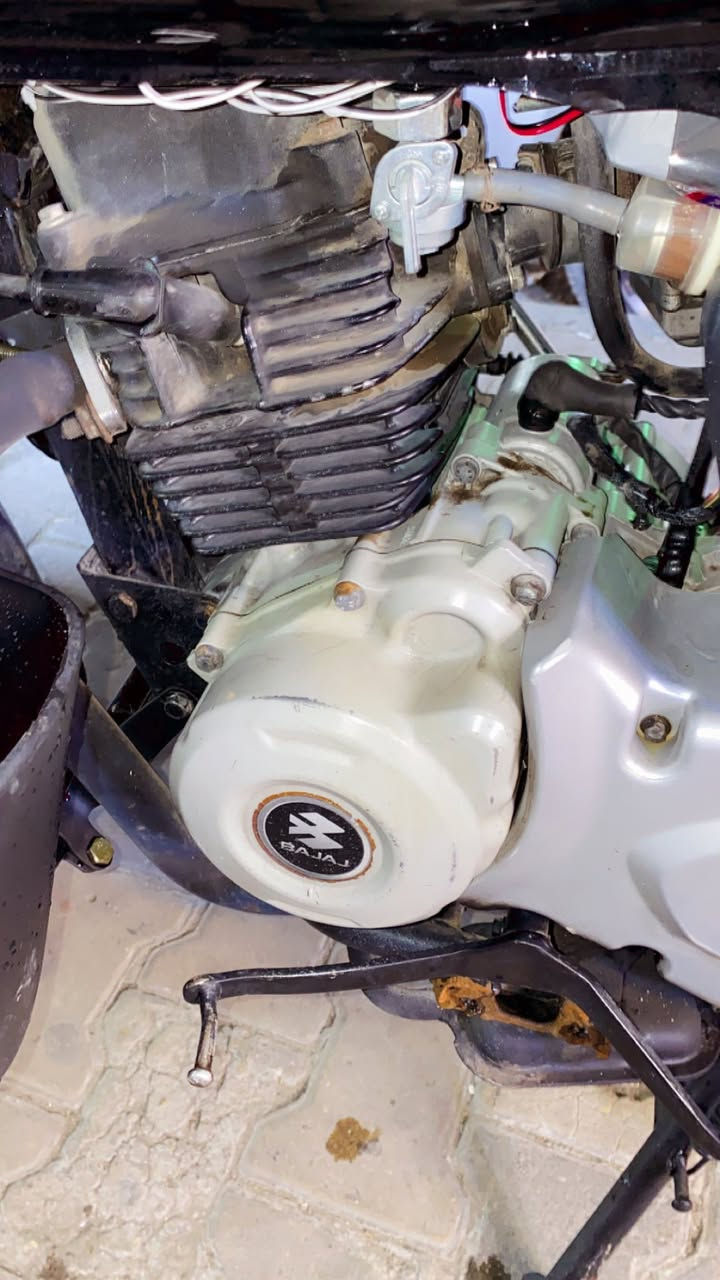 سلام عليكم احبتي ❤️.
بوكسر موديل ٢٠٢٢ نازله بشهر ل١٢ يعني تنحسب على ل٢٣ الدراجه تخبل وجديده بم معنا الكلمه مامشتغله دليفري والصندوق للجماليه فقط والدراجه مدفوع كمركها وكامله والختم قاضي ورقه الكمارك كامله كلها المعامله والدراجه تجي وتشوف شلون نضافتها وصوتها وكلشي بيها يخبل
السعر مليون ونص وبيها مجال 
١٥٠٠ 

العنوان بغداد العلاوي يم البانزيخانه مال علاوي او يم كراج العلاوي   

***********
