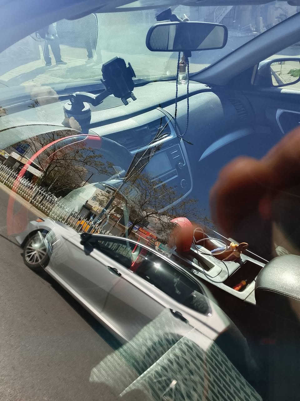 سيارة التيما للبيع
الموديل 2018 s
ثلاث قطع تبديل واحدة في امريكا واثنين يمي تم تبديله
مواصفاتها معروفة للجميع
ماشية 80 مايل
السعر 110 ورقة
ت /***********
