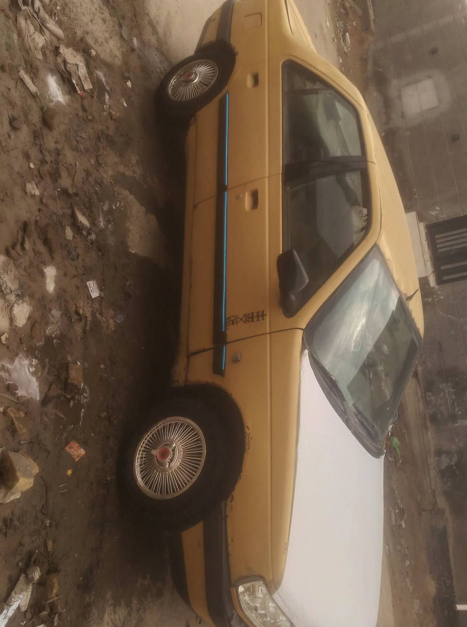 سلام عليكم سياره البيع مكينه جديده كير جديد تخم تاير حداديه ما بيهه شي بيع مستعجل سياره بسمي عليه ٤٠٠هيه عل مشتري رقم  الاماني نجف مكان ديونيه قضاء شاميه رقم الهاتف *********** السعر ١٦ بيهه مجال قليل
