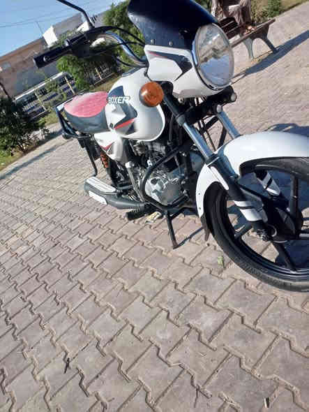 السلام عليكم ماطور بوكسر للبيع موديل2021 كل عيب ما بيه مكفول كفاله عامه من السرقه فقط أوراقه ضايعه
السعر850 مكان/ صلاح الدين/ قضاء طوز/ للتواصل***********
