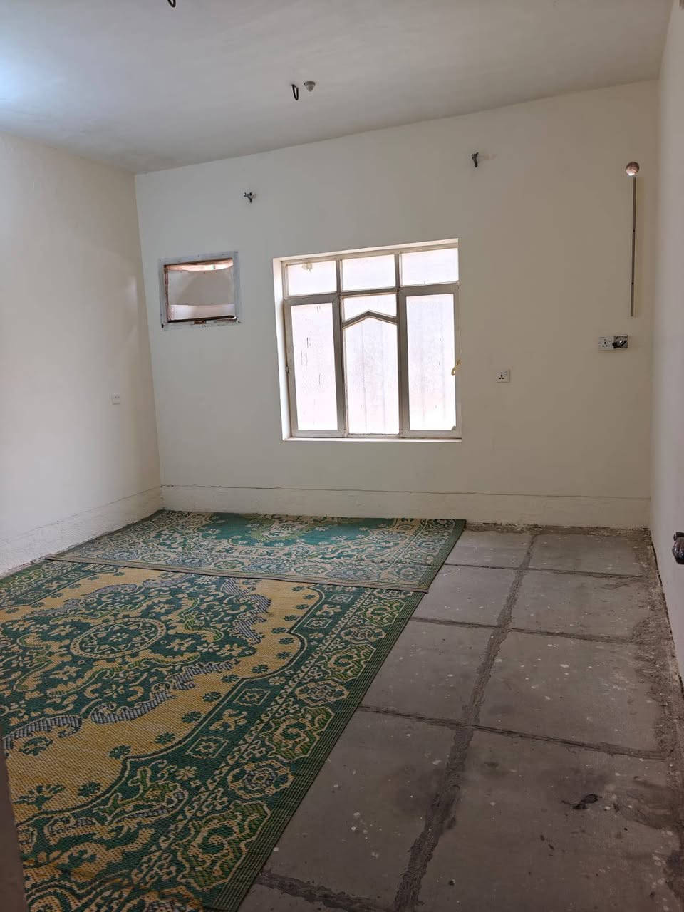 سلام عليكم ورحمة الله وبركاته من رخصة الإدارة.
مشتمل للايجار معزول قاط ثاني يتكون من غرفتين وصالة ومطبخ صغير وخدمات وبالكون مسلح كامل من ماء و كهرباء ومجاري وسخان وتانكي وماطور ماء موجودات.
العنوان /الزعفرانية الشارعين مال سيد هاشم ثالث استدارة عاليسار مدخل شارع دور الشرطة قرب مدرسة السلام ومقابل حسينية الأمام علي عليه السلام 
سعر الايجار 300 الف 
للاستفسار ***********
