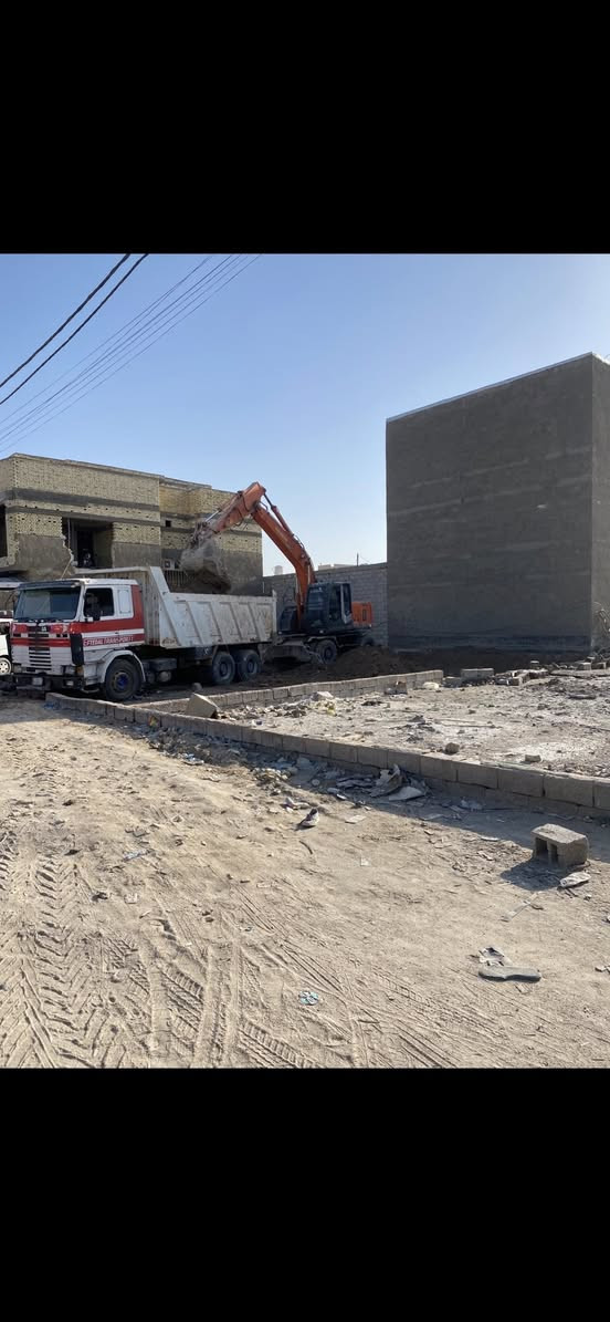 اليوم وبفضل الله

تم قلع قطعة أرض بمساحة 220م في ألفنجانيه قرب مدينة ( بصره لاند ) وتم نقل الأنقاض وتم دفنها  بالجلمود والآسمنت والسبيس (وجه الكاع )وتم حدلها طبقتين للأستفسار  ***********  أو  ***********
