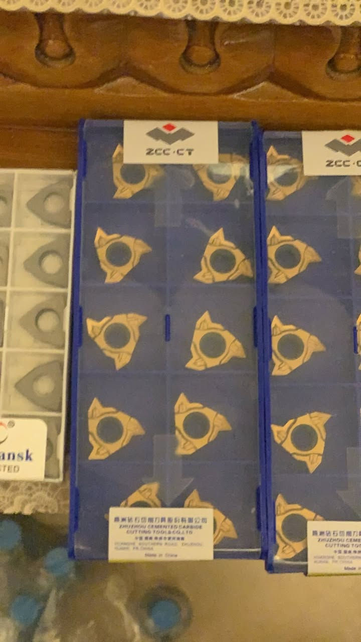 ٦ سيتات 
واحد لون ابيض
و٥ لون ازرك 

سعر السيت ١٣ الف


**إذا كنت صاحب هذا الإعلان وتريد حذفه لأي سبب، رجاءا أرسل رسالة إلى الدعم الفني**