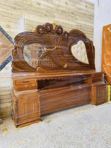 غرفة نوم عراقي مستخدم اخو الجديد وباسعار مناسبة شغل درجة اولى مرتب ضهر جرجوبة السعر 800 الف وبيها مجال للطيبين 
رقم الهاتف ***********
