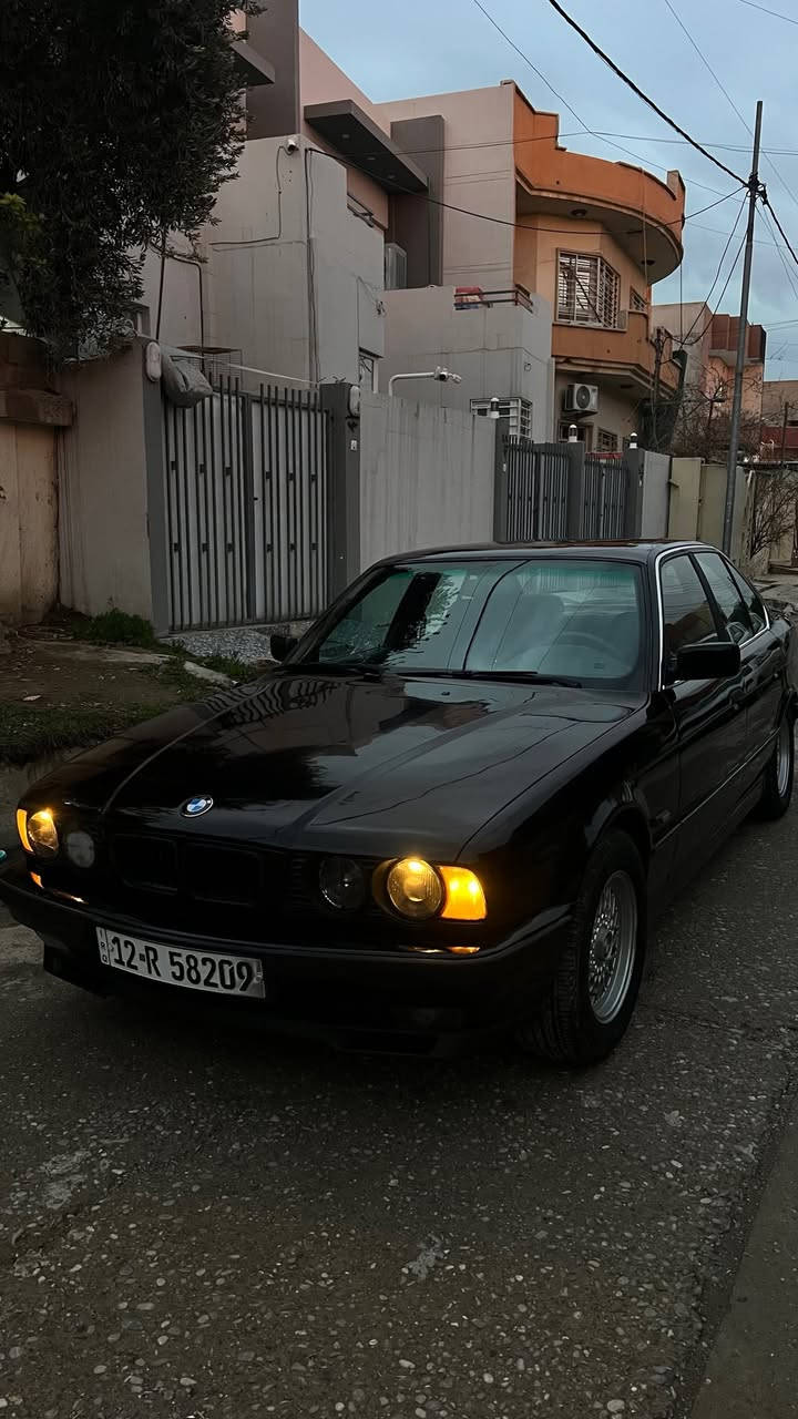 السلام عليكم
525 موديل 1990   

كير عادي

ويل خليه 

تخم تاير

صدر امامي خلفي جديد 

مكينه شرط  لا تنقيص لا تبخير 

تدفئه تبريد   

مصبوغه عام جماليه 

الداخل يحتاج ترتيب

رقم نينوى بأسمي 

العنوان موصل 

السعر 63$

***********
