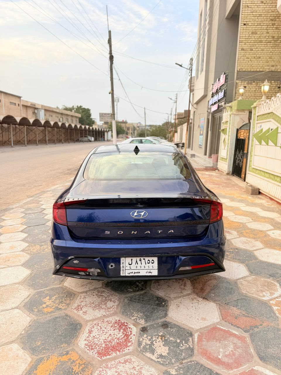 سلام عليكم للبيع سونتا موديل 2020  وارد امريكي محرك 2500 ب اسمي رقم بغداد  بدون حادث سياره دعاميه فقط ورصعات خفيفه اثر حالوب بدون دواخل ولا ايرباك 
ماشيه 89الف مكانه سياره بصره  ؛ للتصال السعر  ***********
