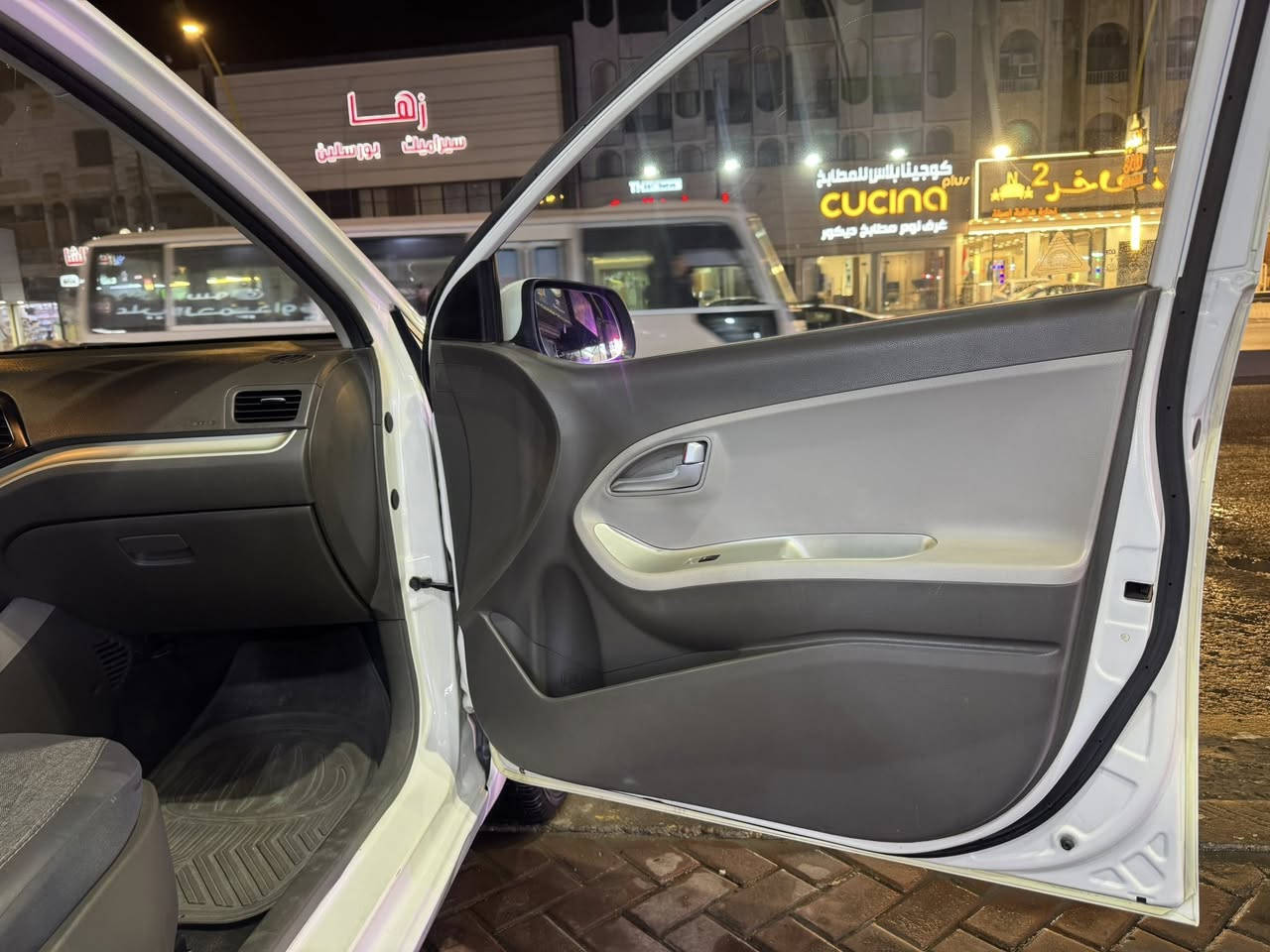 ً
السلام عليكم كيا بيكانتو 2016 خليجي جديده  رقم بغداد بسمي سنويه جديد وهزه جديد جاهزه من كلشي حيل ماشيه 46 محرك أربعه سلندر  موصفات بصمه تشغيل وابواب مري شفط اشاير مري حساس خلفي شاشه وكامره  ويل كب  بلوجكتر مكان بغداد المنصور *********** سعر 94 وبيه مجال الطيبين
