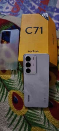 ريلمي C71 ذاكرة 128 بلادي مامفتوح ملحقات كاملة  سعر 130 قفل 🔒 سعر ثابت...