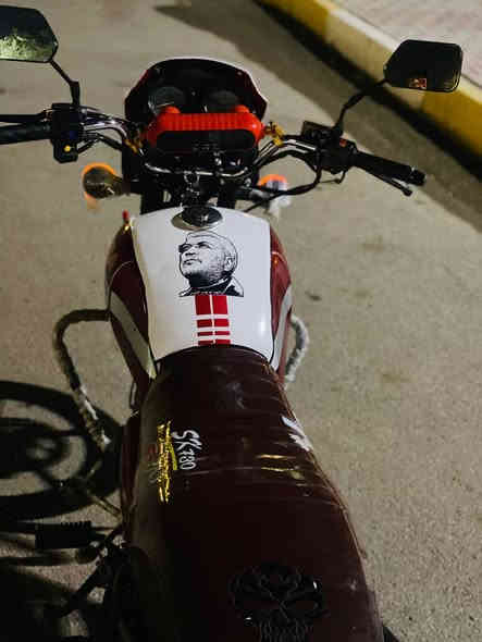 ياللة 
سلامو عـليكم دراجه دايوان موديل 24 نظيفه فول لفول محرك200
نقصها  تفيلس + العداد صفحه اليمنه عاطله الثانيه شغاله كهربائيات كلها شغاله الشراي ليتعبني رجاأ
السعر/1200وبيها مجال قليل،
العنوان/ديالى شهربان /حي العسكري مقابيل معمل للبان رقم الهاتم. بي واتس
***********
