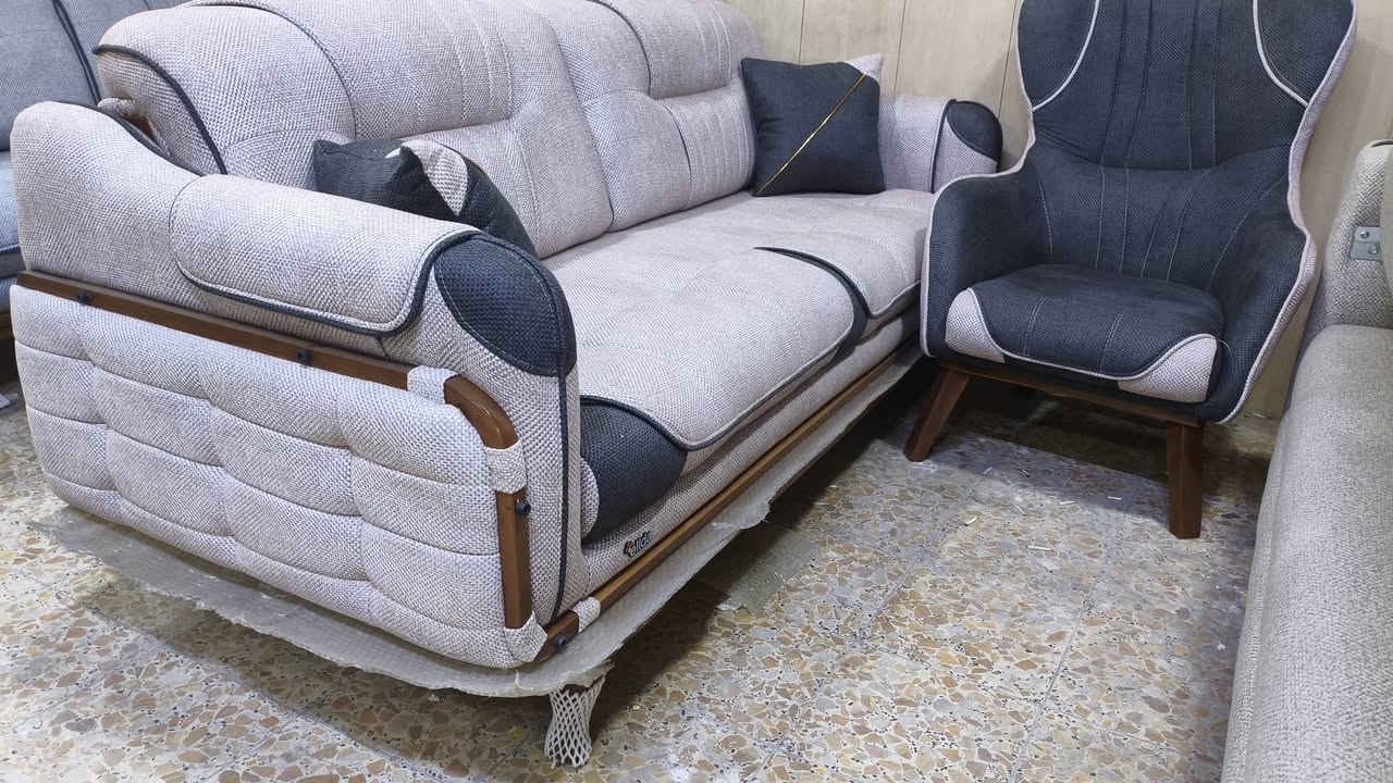 موديل كانفورد خشب زان قماش خاولي سرير قلاب متوفر 6الوان للاستفسار على الخاص او على الرقم واتساب *********** البيع من المخزن بسعر الجملة مليون و150
